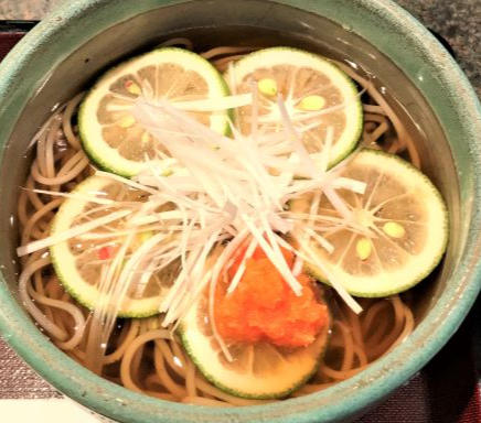 華元 かぼすの入ったお蕎麦 大丸福岡天神店オリジナルメニューの登場 そば茶屋 華元 ショップブログ 大丸福岡天神店