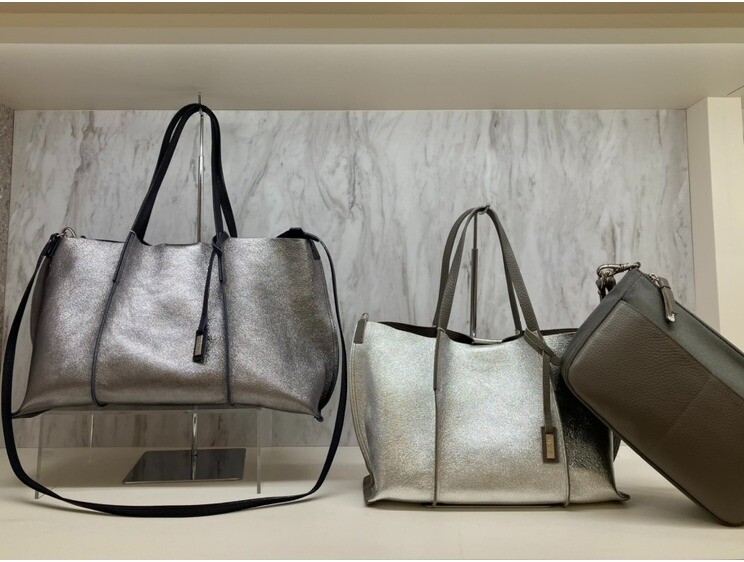 【スグレMONO COLLECTION】〚銀座かねまつ〛一枚革で機能的✿リバーシブルバッグ