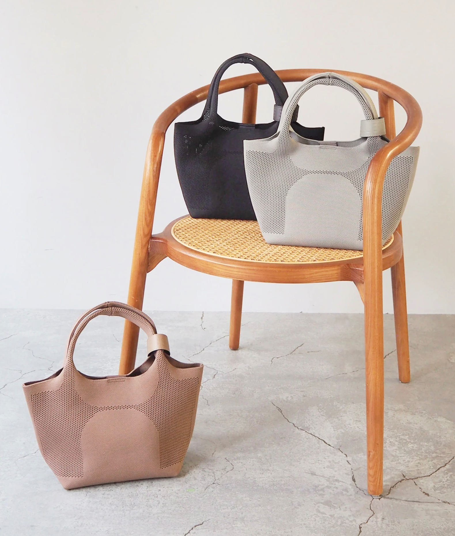 【PELLE BORSA】👜👛NEW！ニットバッグで秋を先取り🍁🌰新色モカムース登場