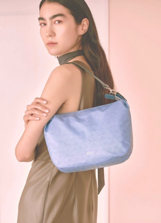 【PELLE BORSA】👜👛　涼しげなブルーの2WAYショルダー✨