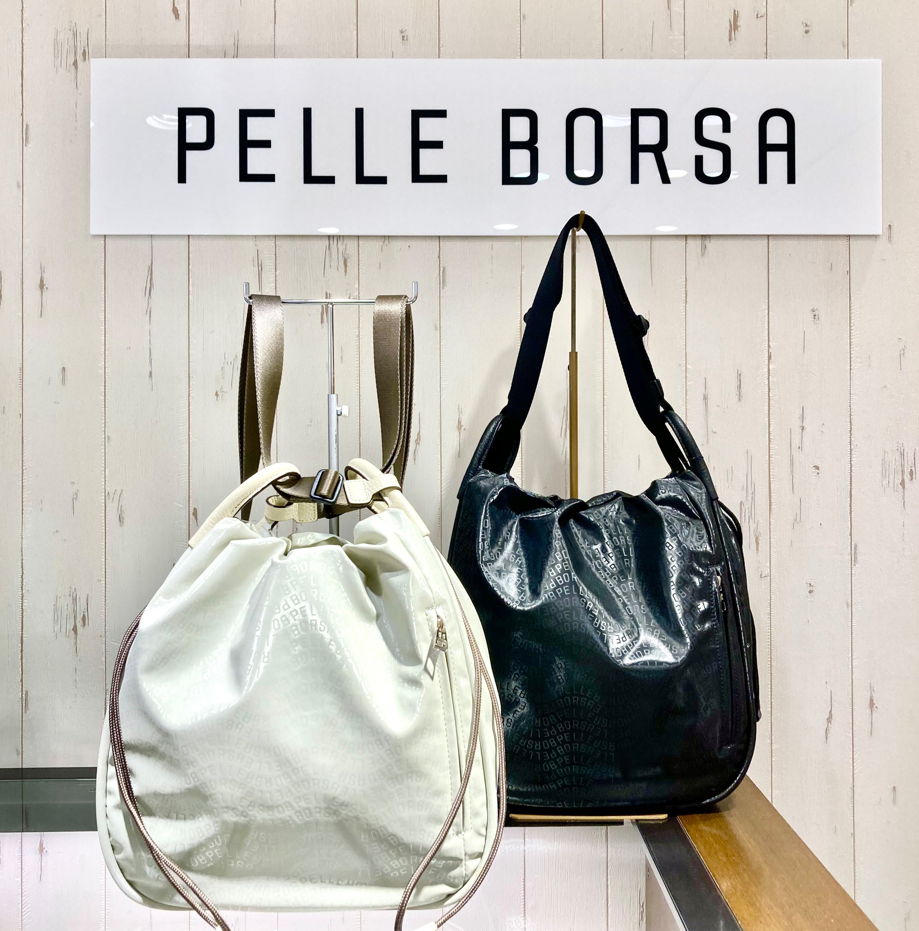 【PELLE BORSA】👜👛雨の日にもお役立ちの3wayリュック