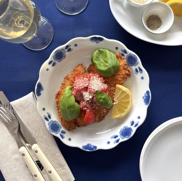 新商品　ブルーガーデン輪花皿