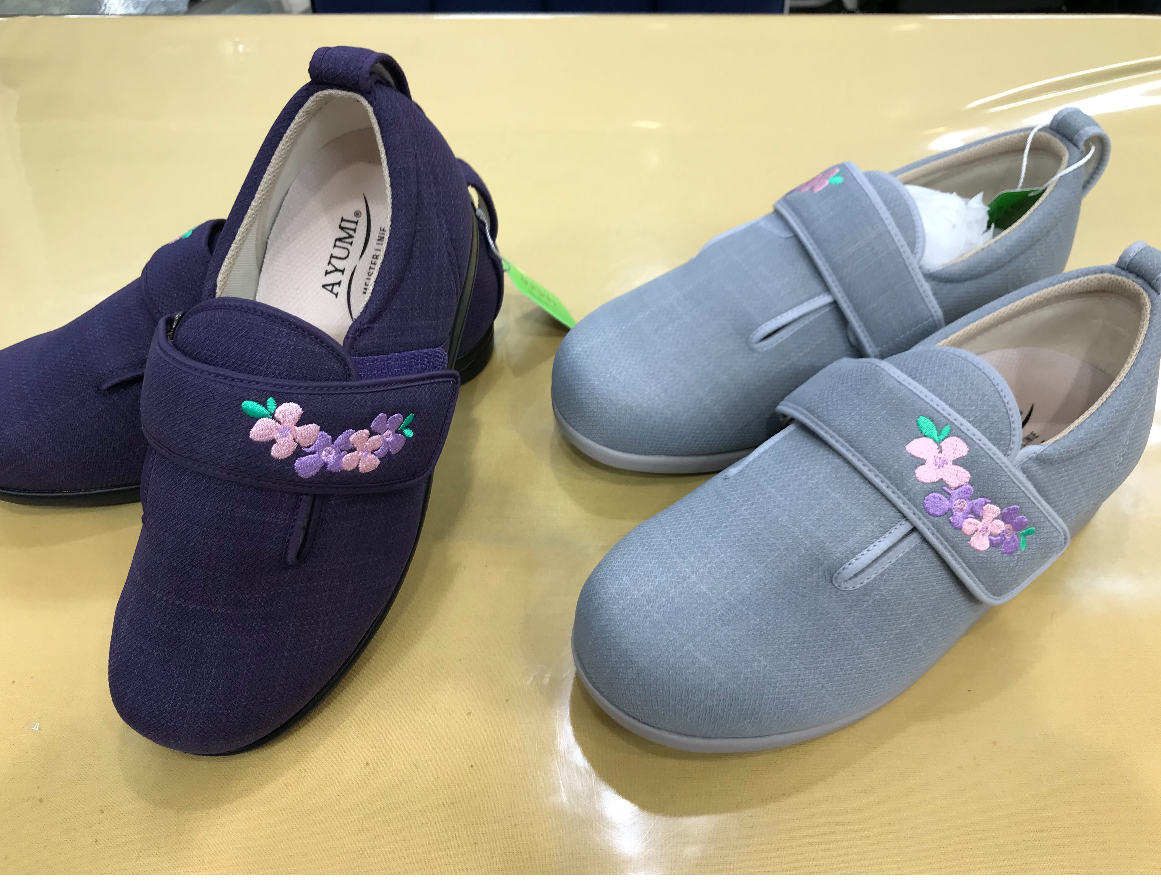 無料発送 あゆみシューズ ショップ | 介護用品 | 花柄刺繍プレゼント 介護用シューズ