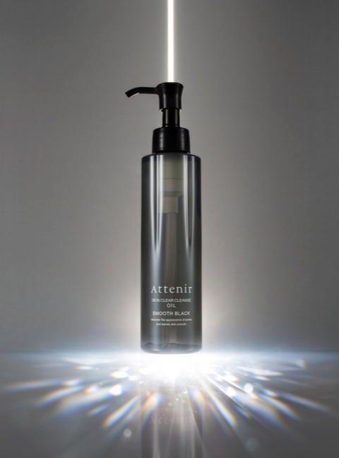 “黒のスキクレ” ではじめる！春夏の毛穴ケア♪