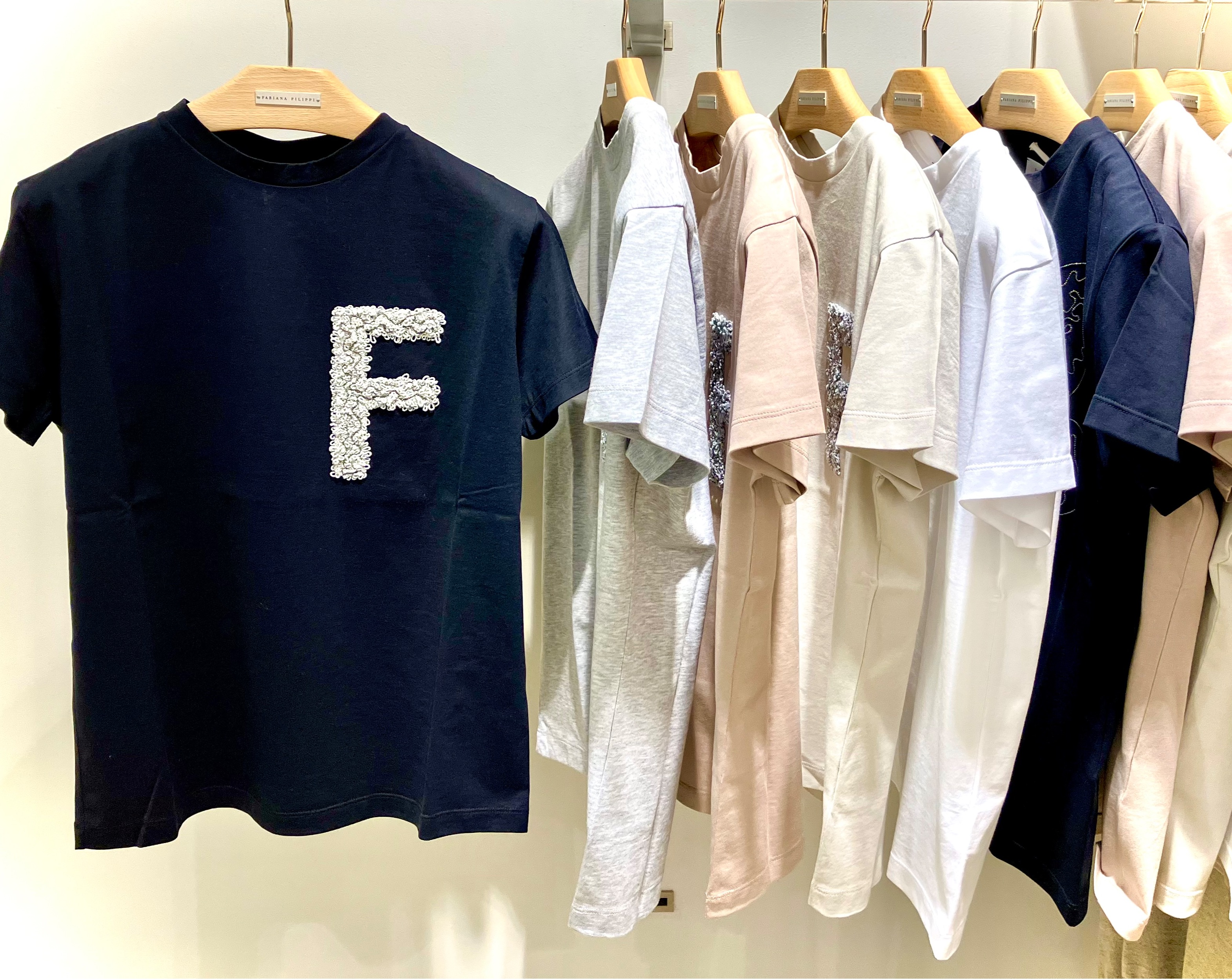 今年のカットソー👚ザ・ Tシャツ編👚 | ファビアナフィリッピ ...