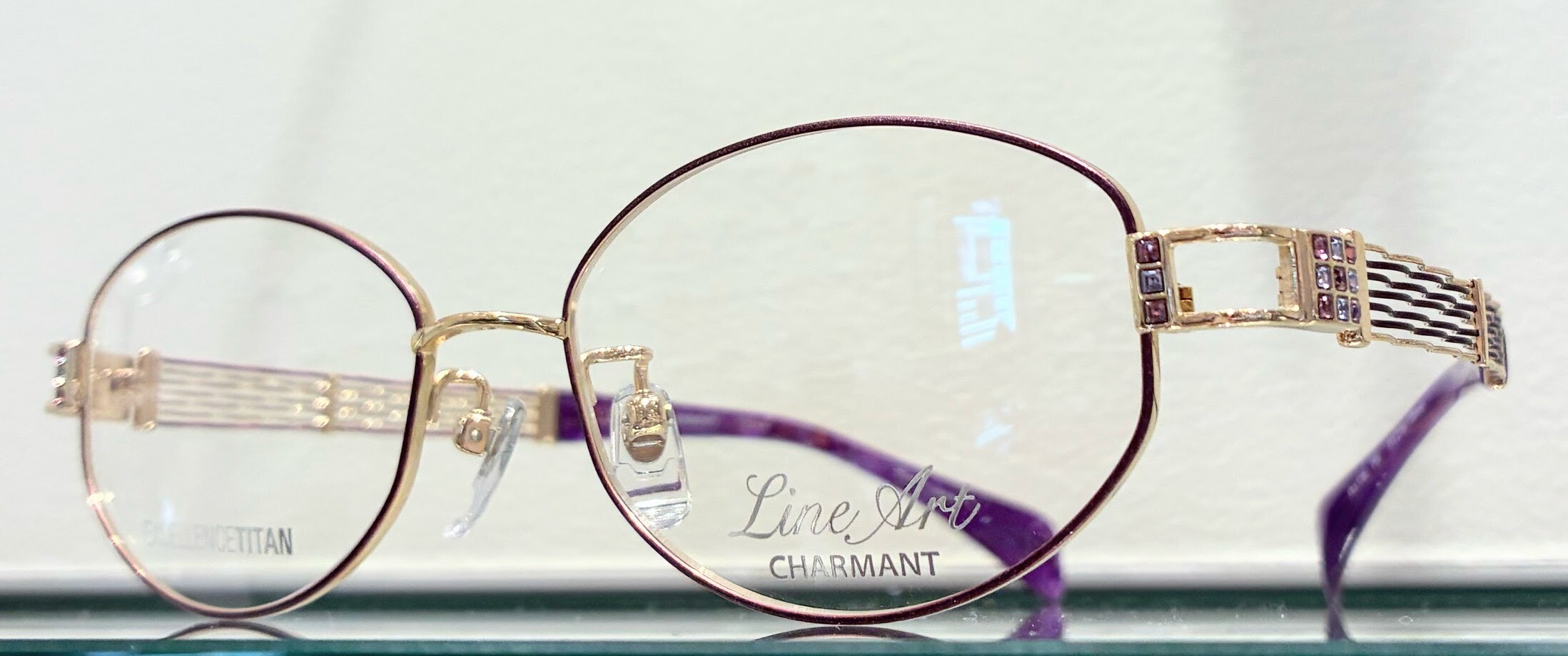 目元をすっきり見せたい方へおすすめラインアートのメガネ