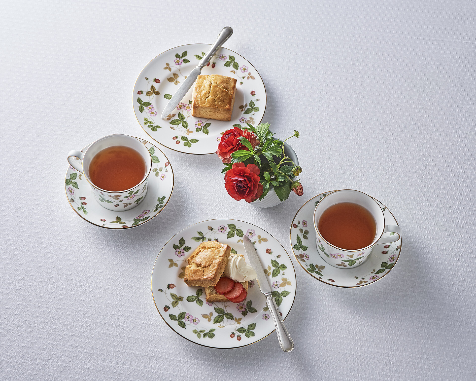 WEDGWOOD　ワイルドストロベリー　６０周年記念　キャンペーン