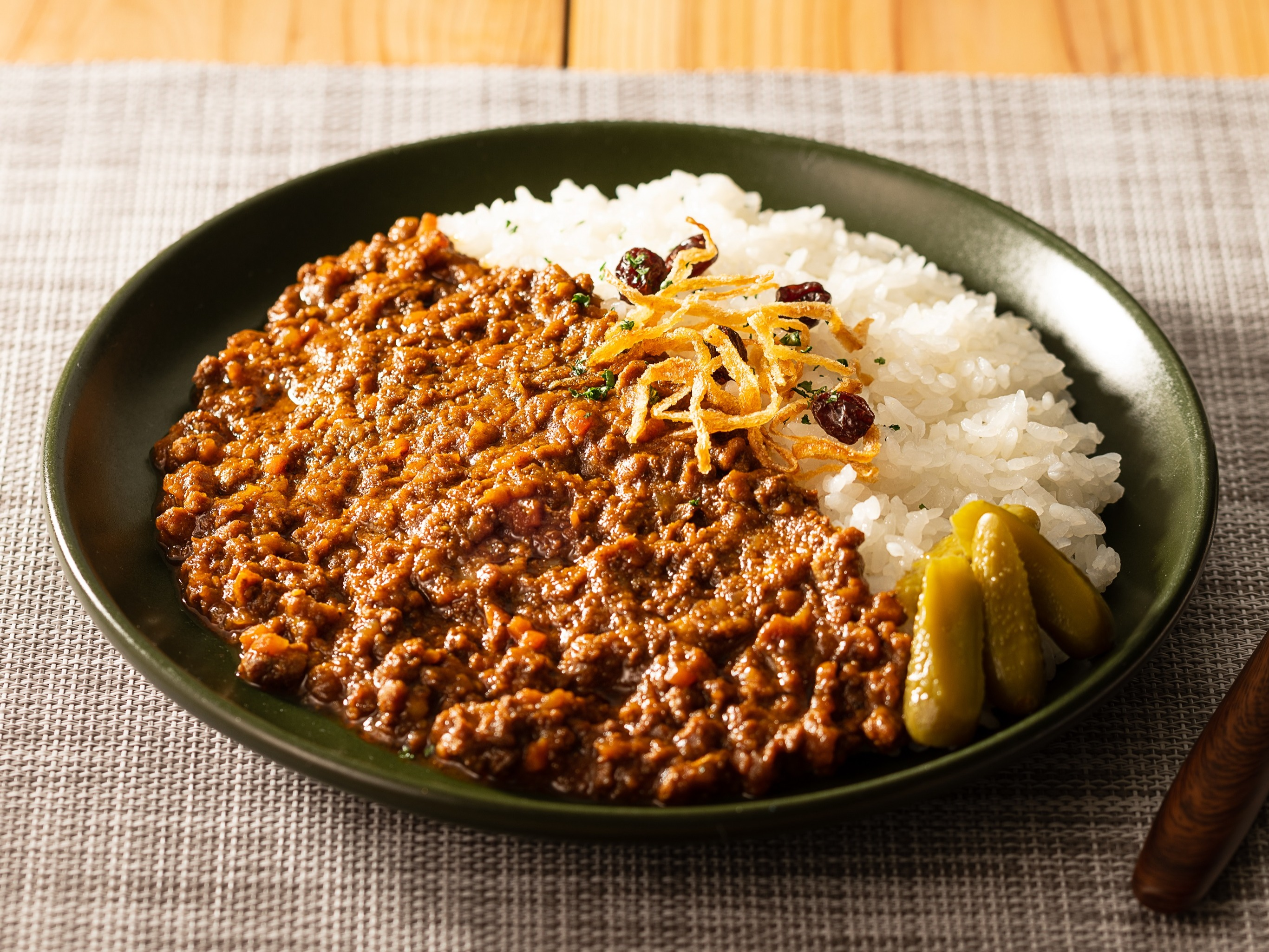 📣大注目！黒黒カレーをご紹介