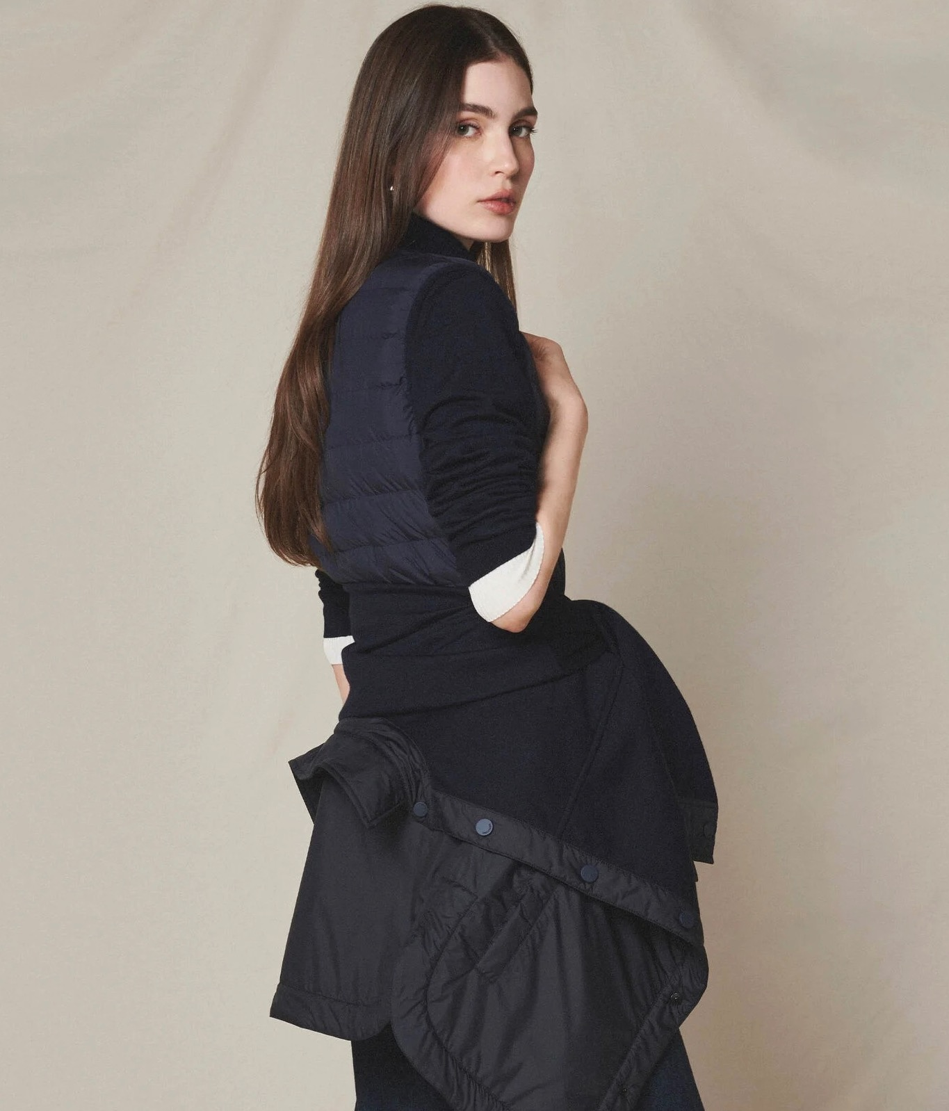 FALCONERIのアイコン「リバーシブルダウンベスト」