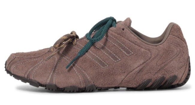 ADIDAS GHOST SPRINT W トレンドのダブルシューレース