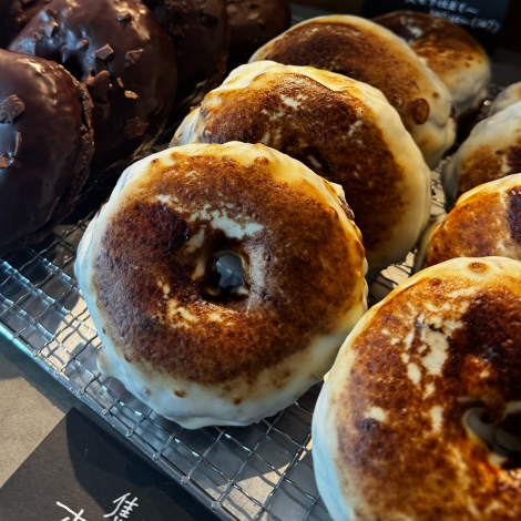 CHAMELEON donuts