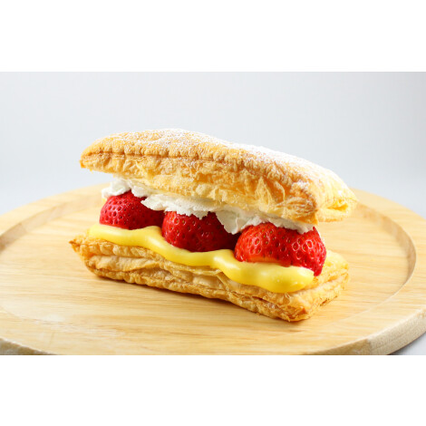 自然満喫倶楽部・いちごのパイサンド（カスタード&ホイップ）