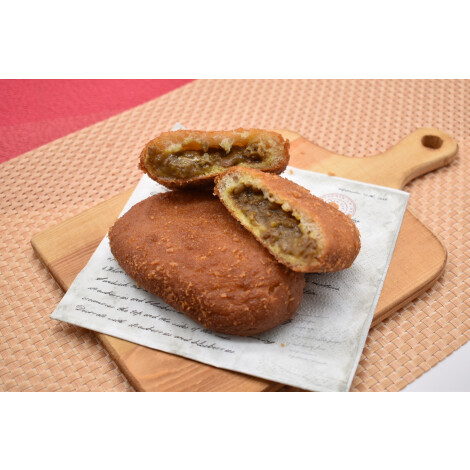 50周年企画 　ミートショップ大里 　松阪牛カレーパン