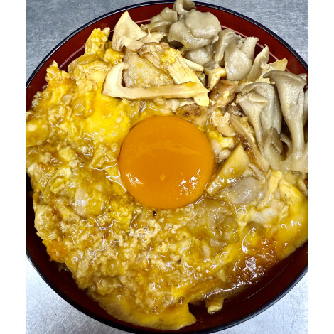 50周年企画 　名古屋コーチン料理　河良 　　松茸とキノコのコーチン親子丼