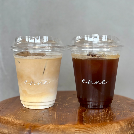 スイーツ【enne.】_左/カフェラテ　右/アメリカーノ