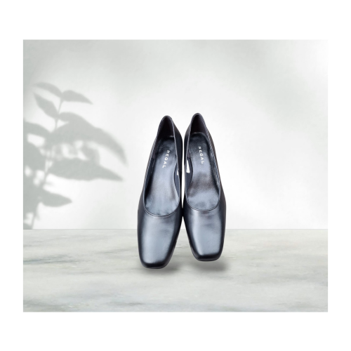 シンプルなブラックパンプス☆リーガル