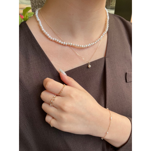 上品な輝きを纏うパールのコーディネート✨