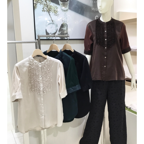 新作ブラウスのご紹介