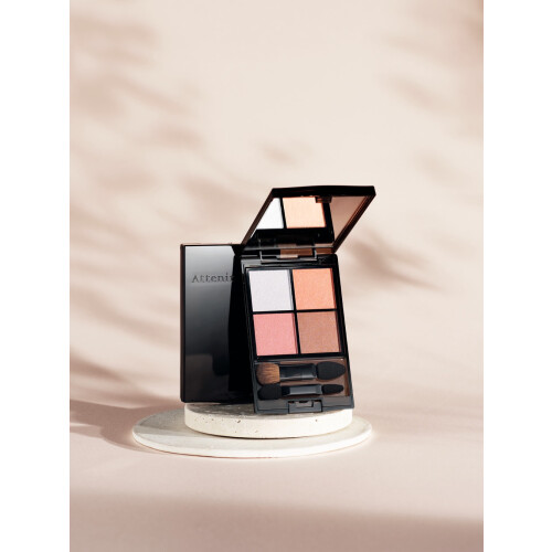 今だけの限定メイク♪目元を春色に🌸