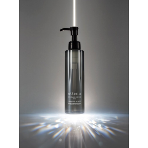 “黒のスキクレ” ではじめる！春夏の毛穴ケア♪