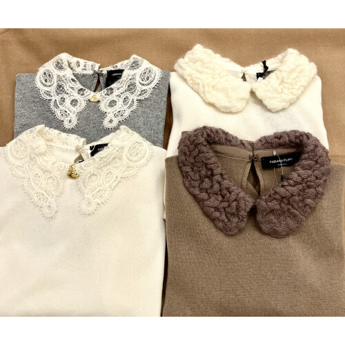 襟に注目👀ニット