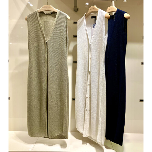 ジレ入荷しました🎉