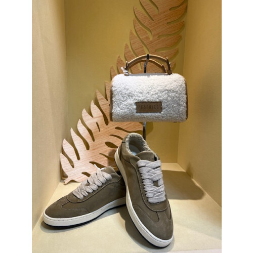 🍄　モコモコスニーカー＆バック