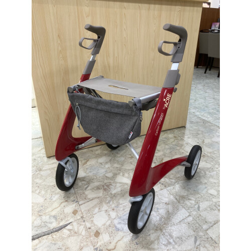 コンパクトなバッグが標準装備に‼︎