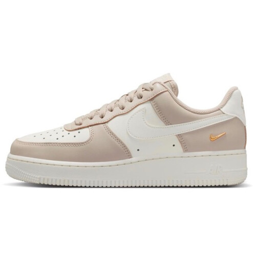 NIKE AIR FORCE 1 秋冬新カラー入荷