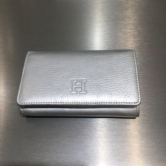 ヒロフ 二つ折り財布のご紹介👛✨