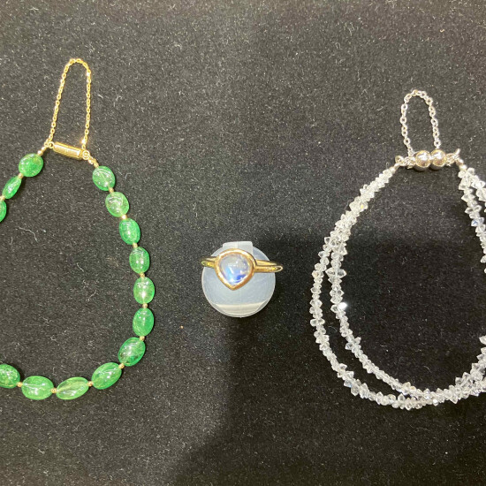 自らの足でアジアを歩き探し求めた天然石を使用したハンドメイドアクセサリー〈土師 義博　天然石創作アクセサリー展〉