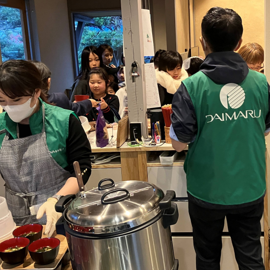 子ども食堂CIRCLEへの社会貢献活動～クリスマスの喜びを届ける取り組み～