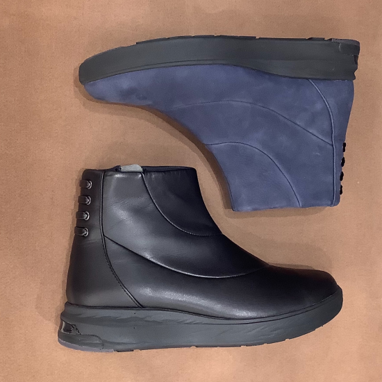 急な雨にも安心！はっ水加工💧タイプのウォーキングブーツ👢