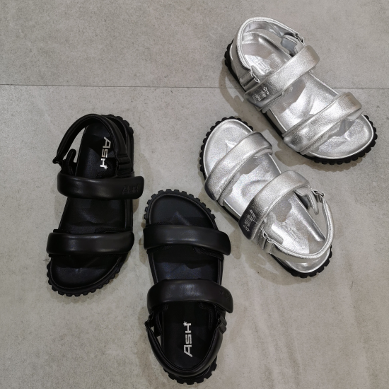 アッシュ❇️注目の🆕サンダル