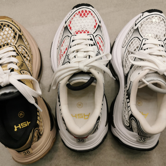 アッシュ🆕スニーカー👟