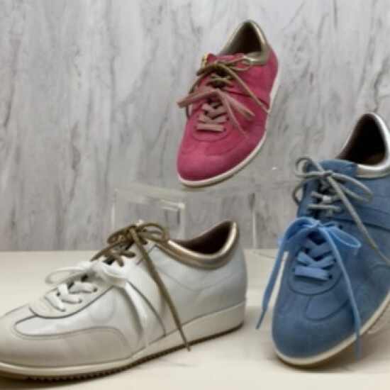 人気木型のスニーカーのご紹介