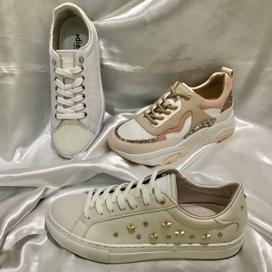👍🏻👍🏻ダイアナの華やか🌸🌸デザインスニーカー👟🍀🍀