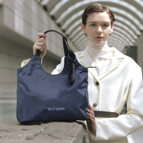 【PELLE BORSA】👜👛　NEW！軽くてシンプルなお出かけトートバッグ
