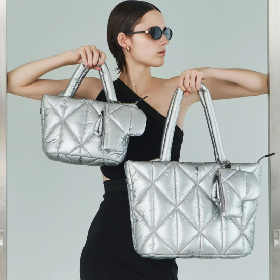 【PELLE BORSA】👜👛NEW！メタリックシルバーのフワフワキルティングトートバッグ✨