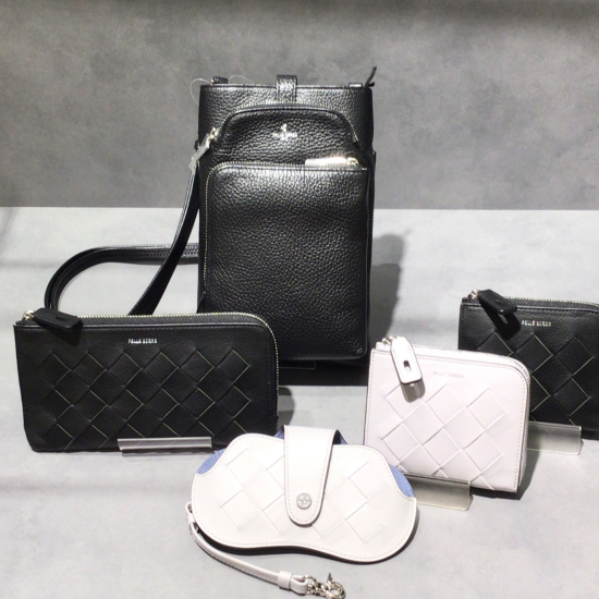 【PELLE BORSA】👜👛 父の日ギフト🎁こんな機能的なアイテムはいかが？