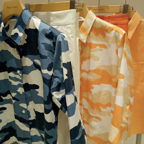 ハンサムなシャツブラウスを女性らしく♪