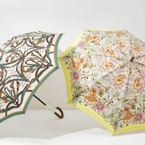 スタイリングに華を添える晴雨兼用傘