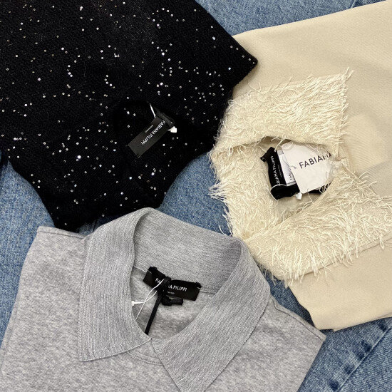 襟付きトップス👕