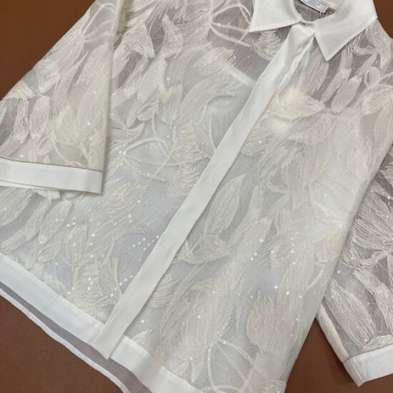 🌸春のホワイトブラウス🌸