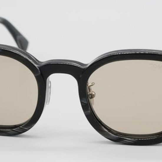 普段使いにもってこいなミニマムサングラス🕶️