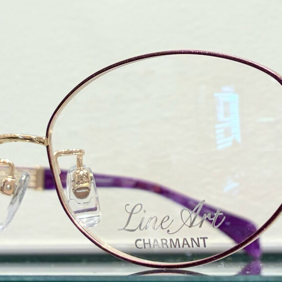 目元をすっきり見せたい方へおすすめラインアートのメガネ