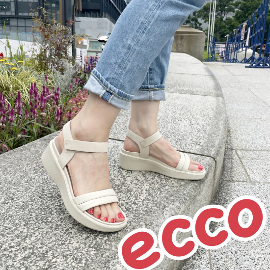 今年のマスト☝️どんなスタイルにもピッタリなサンダル👡
