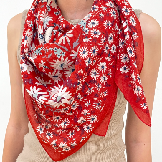 【アッシュ・ぺー・フランス】フランスよりスカーフが届きました♪