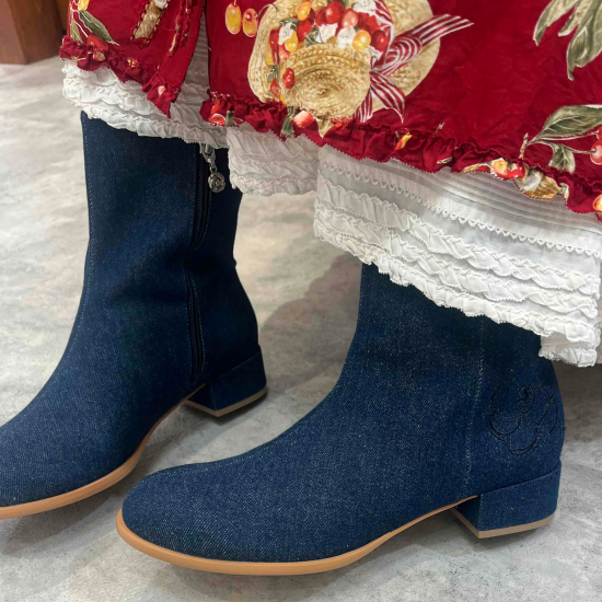 新作の春ブーツが登場しましたよ♪