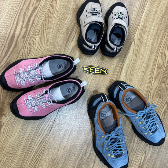 KEEN 春のお出かけ親子おそろいスニーカー